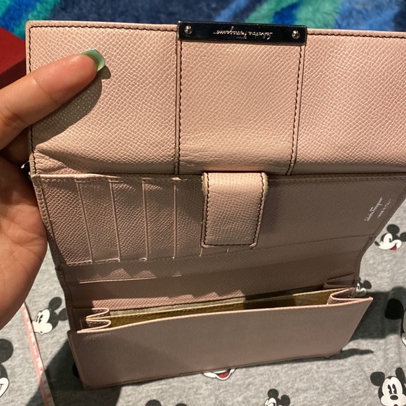 AUTHENTIC SALVATORE FERRAGAMO wallet - Picture 4 of 8
